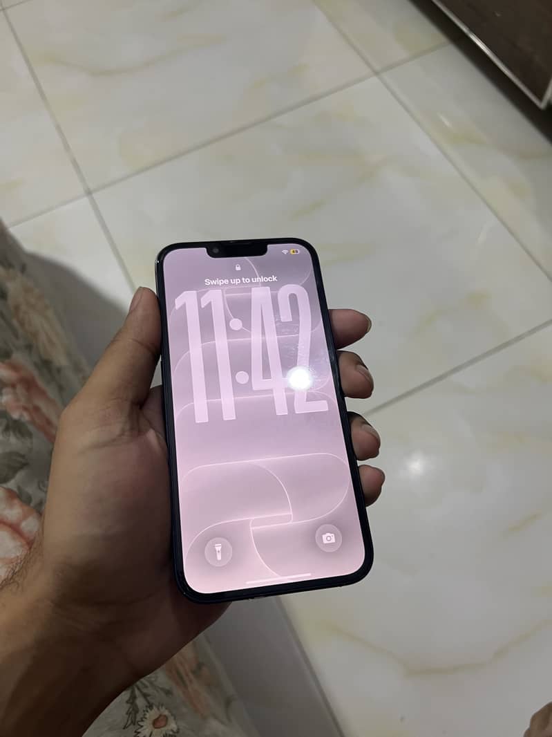 Apple iPhone 14 jv 4