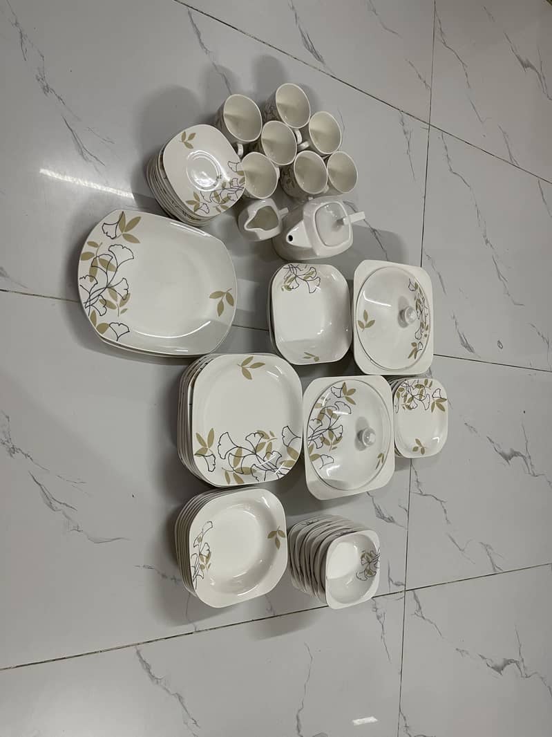 57 pieces dinner set 1