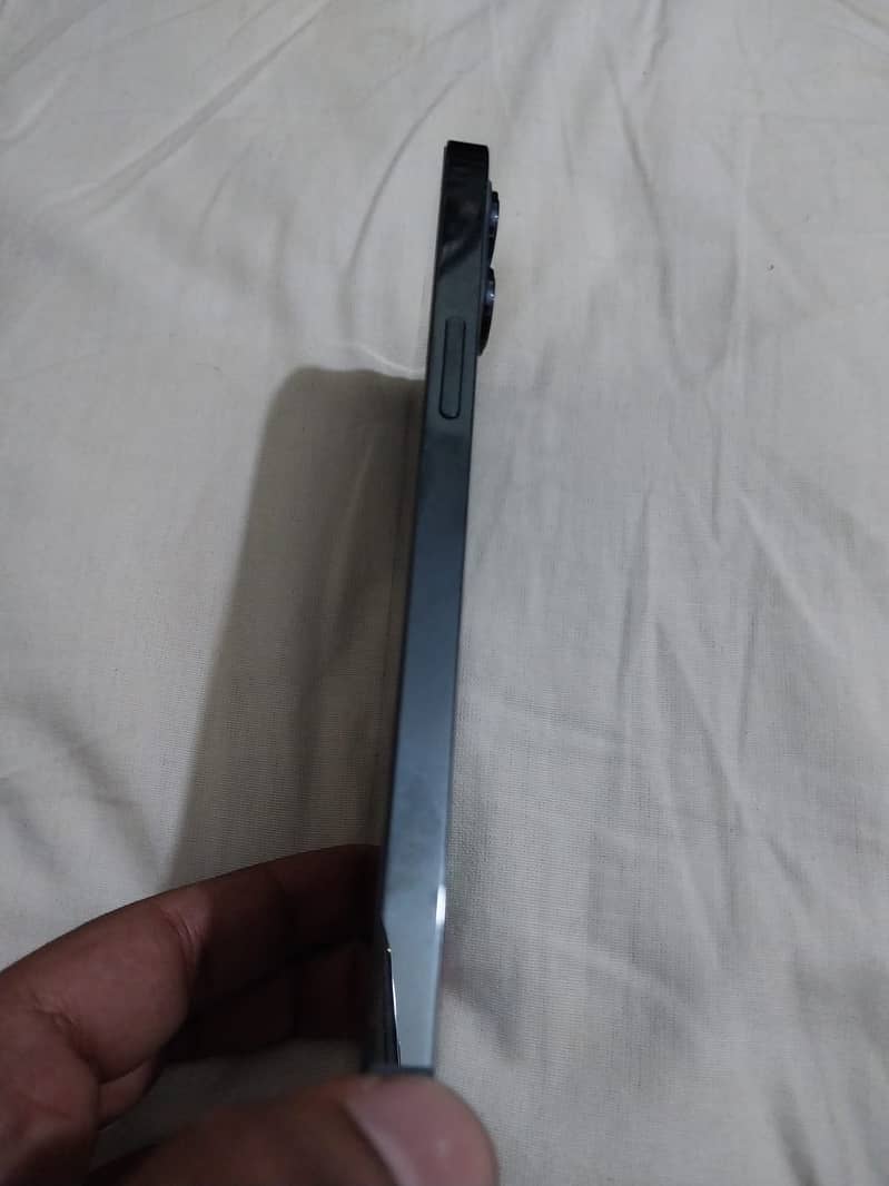 Apple iPhone 12 Pro Max 4