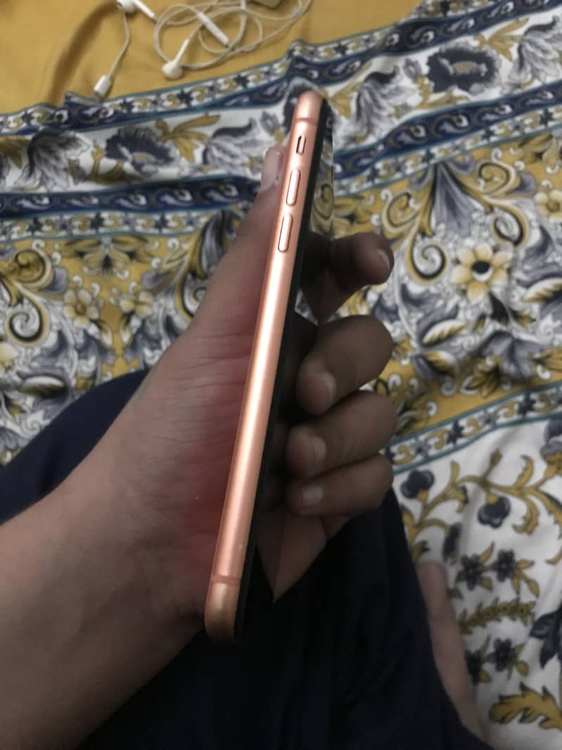 Apple iPhone XR 3