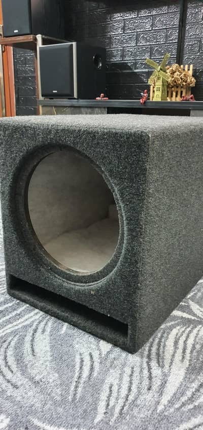 subwoofer box tuned @ 35 hertz