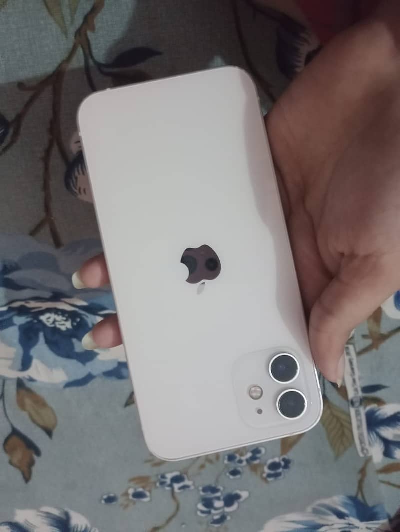 Apple iPhone 12 3