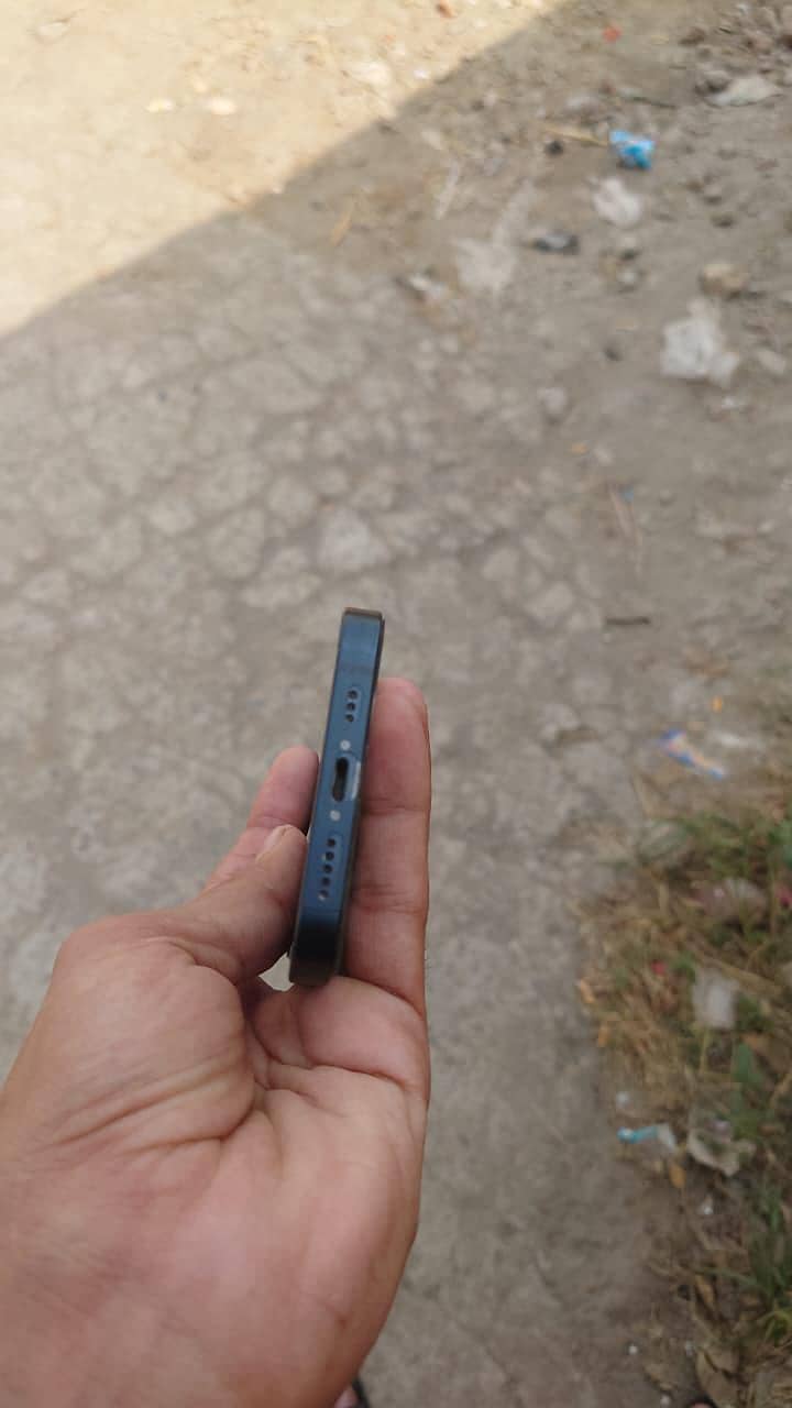 Apple iPhone 13 1
