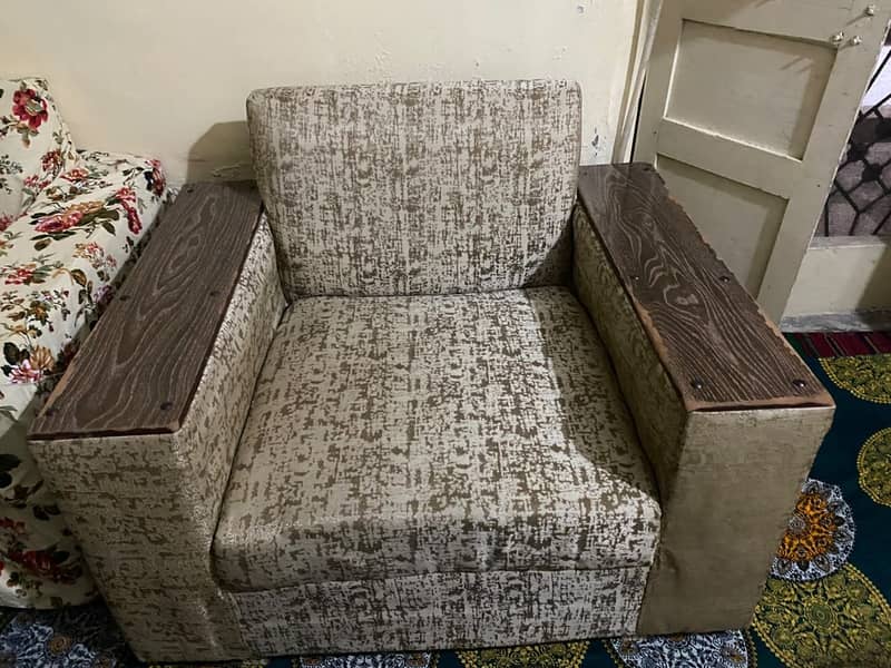 Look like new sofa set 3