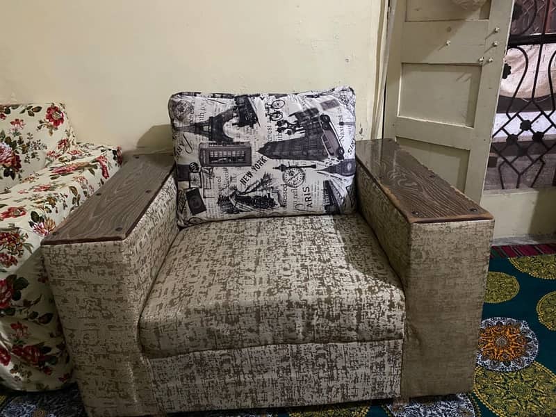 Look like new sofa set 5