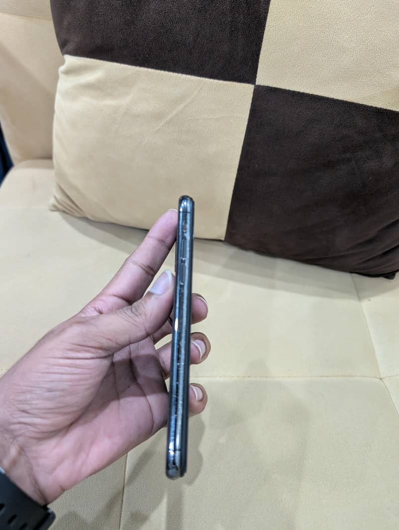iPhone X (PTA Approved) 4