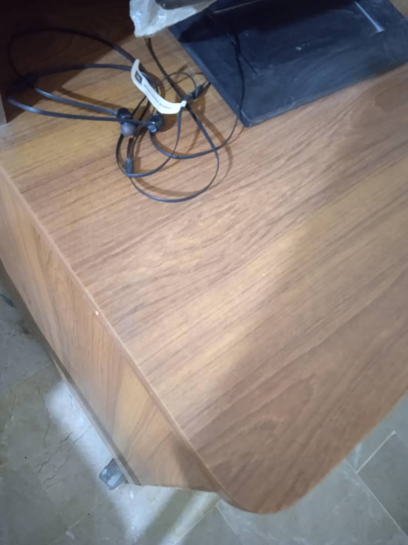 computer table 3