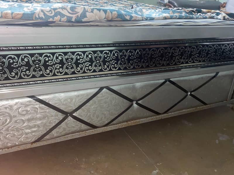 iron bed 2