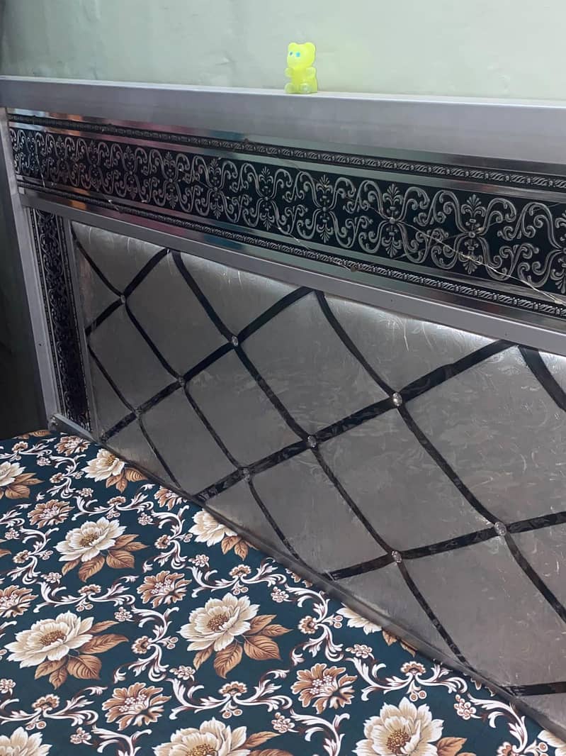 iron bed 6