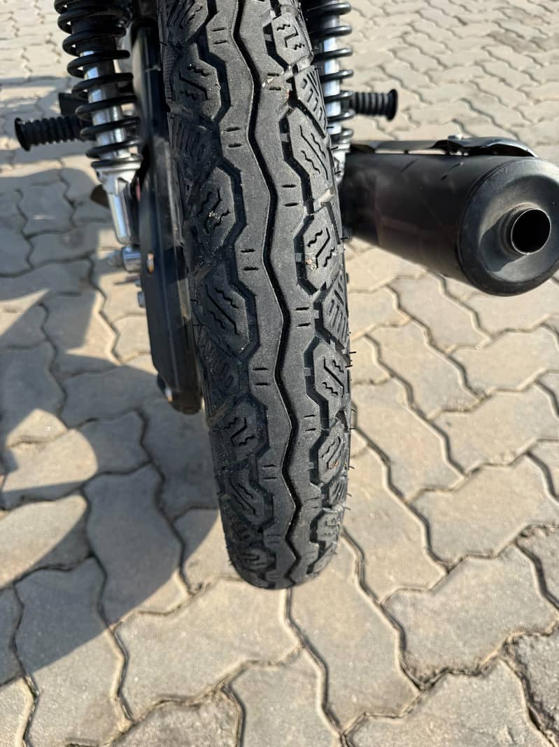 YBR 125 4