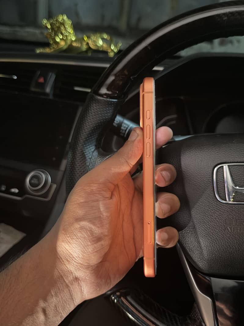 Apple iPhone 17 Pro Max 4