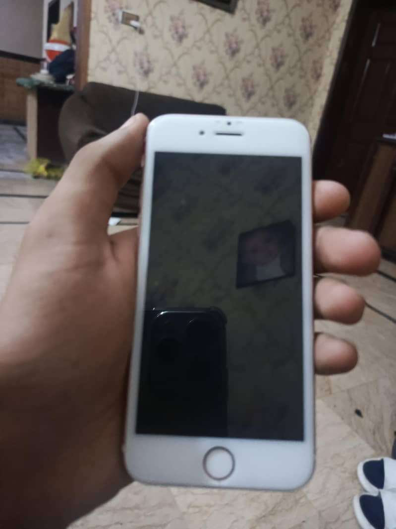 Apple iPhone 6S 4