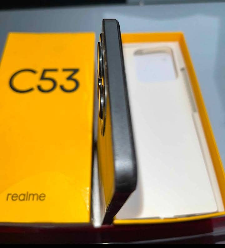 Realme C53 4