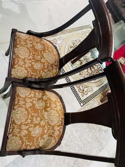want to sale dinning table