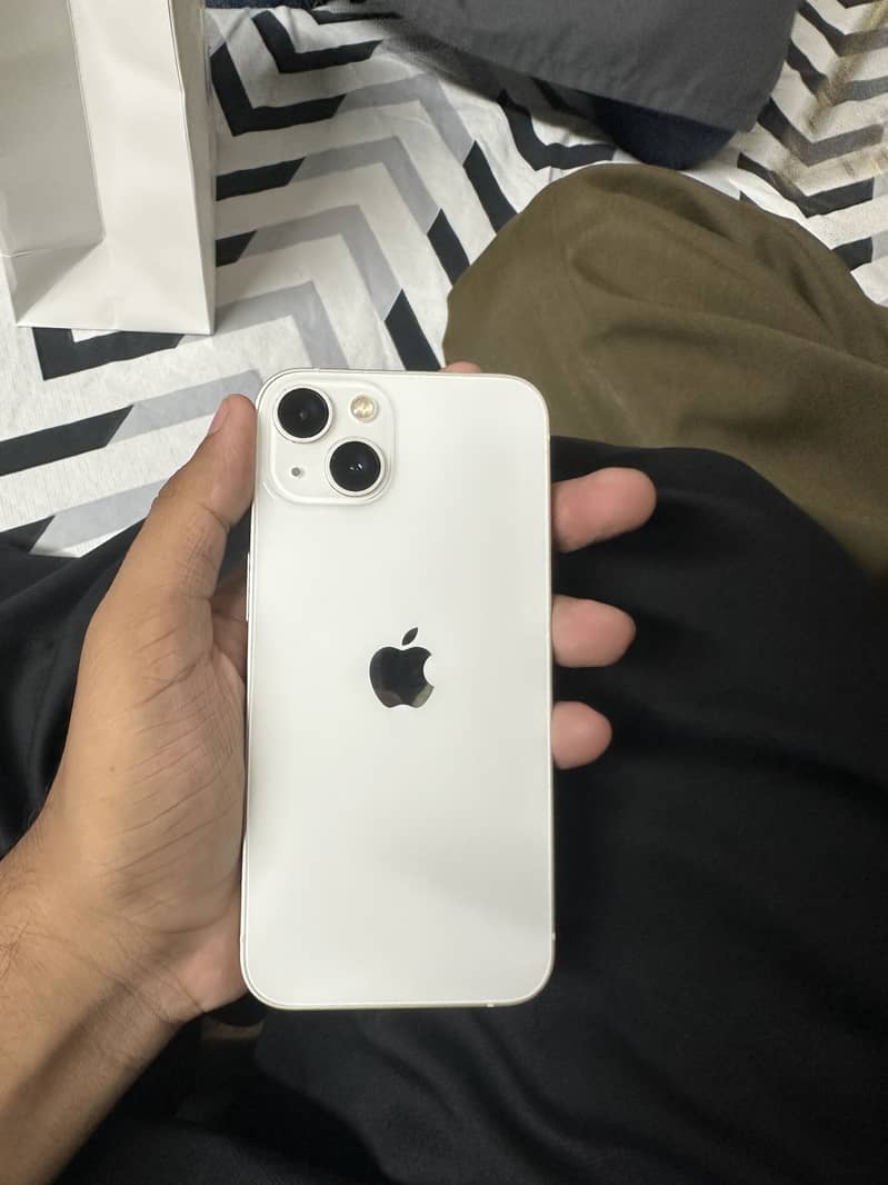 Apple iPhone 13 0