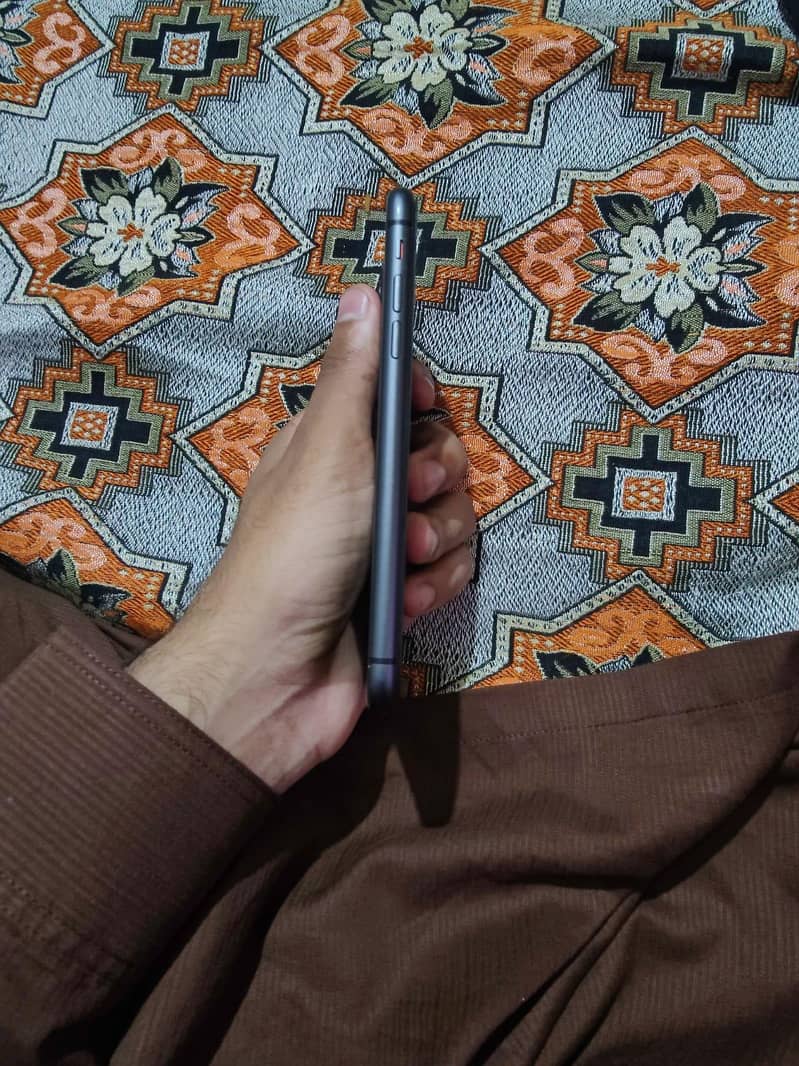 Apple iPhone 11 1