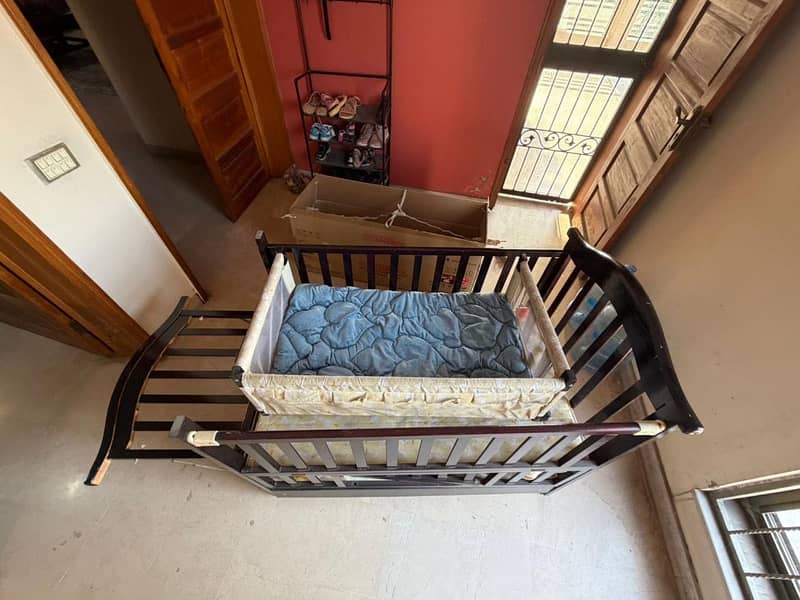 Baby cot 2