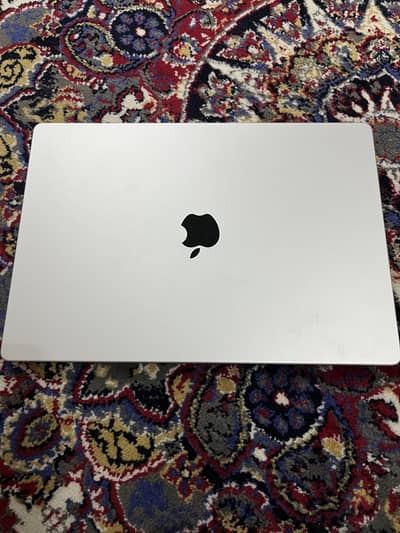 MacBook Pro M1 Max 16”32/1tb 91%health silver