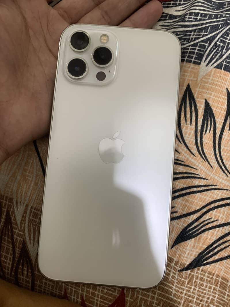 Apple iPhone 12 Pro Max 4