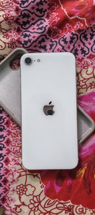 Apple iPhone SE pta approved in mint condition