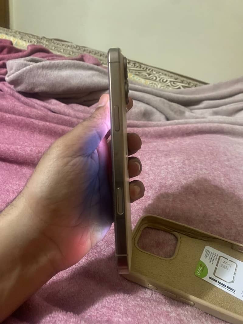 Apple iPhone 16 Pro max 1