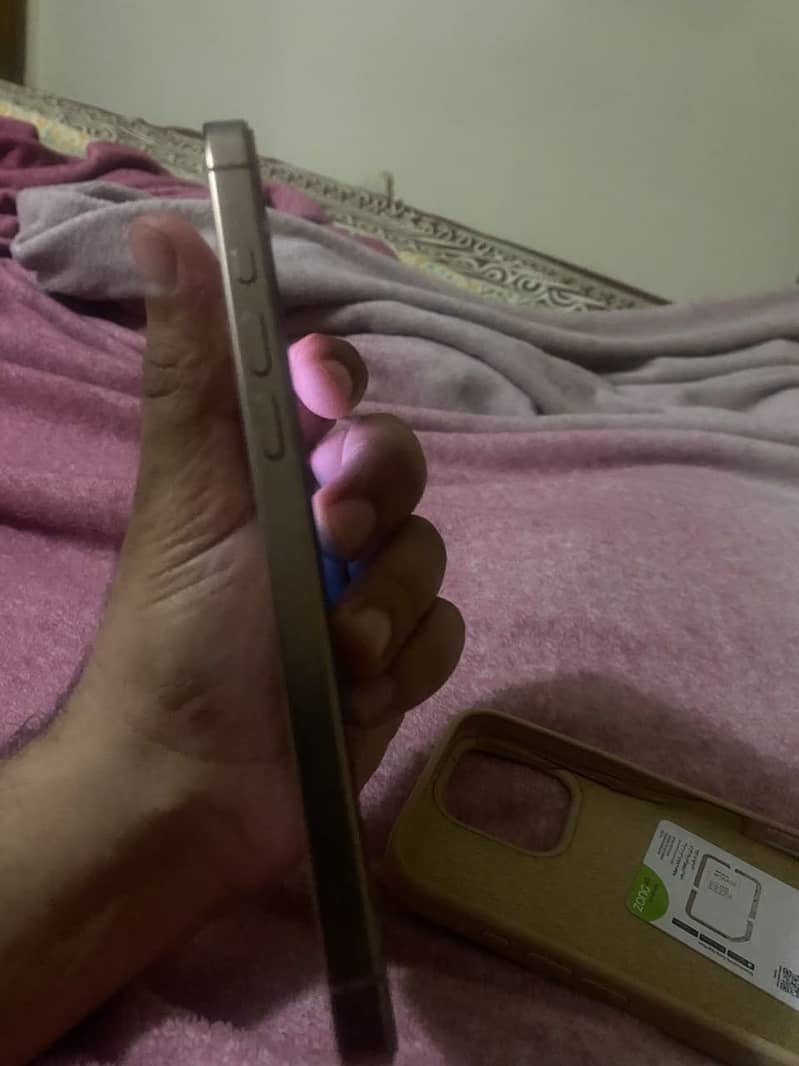Apple iPhone 16 Pro max 5