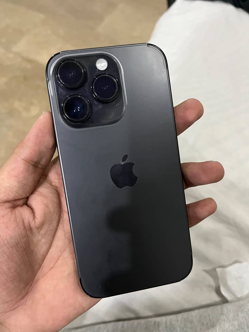 Apple iPhone 14 Pro 1