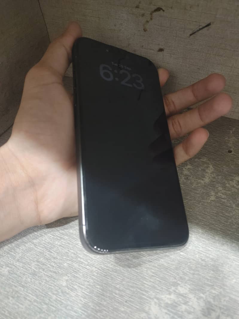 Apple iPhone 15 Pro Max 2
