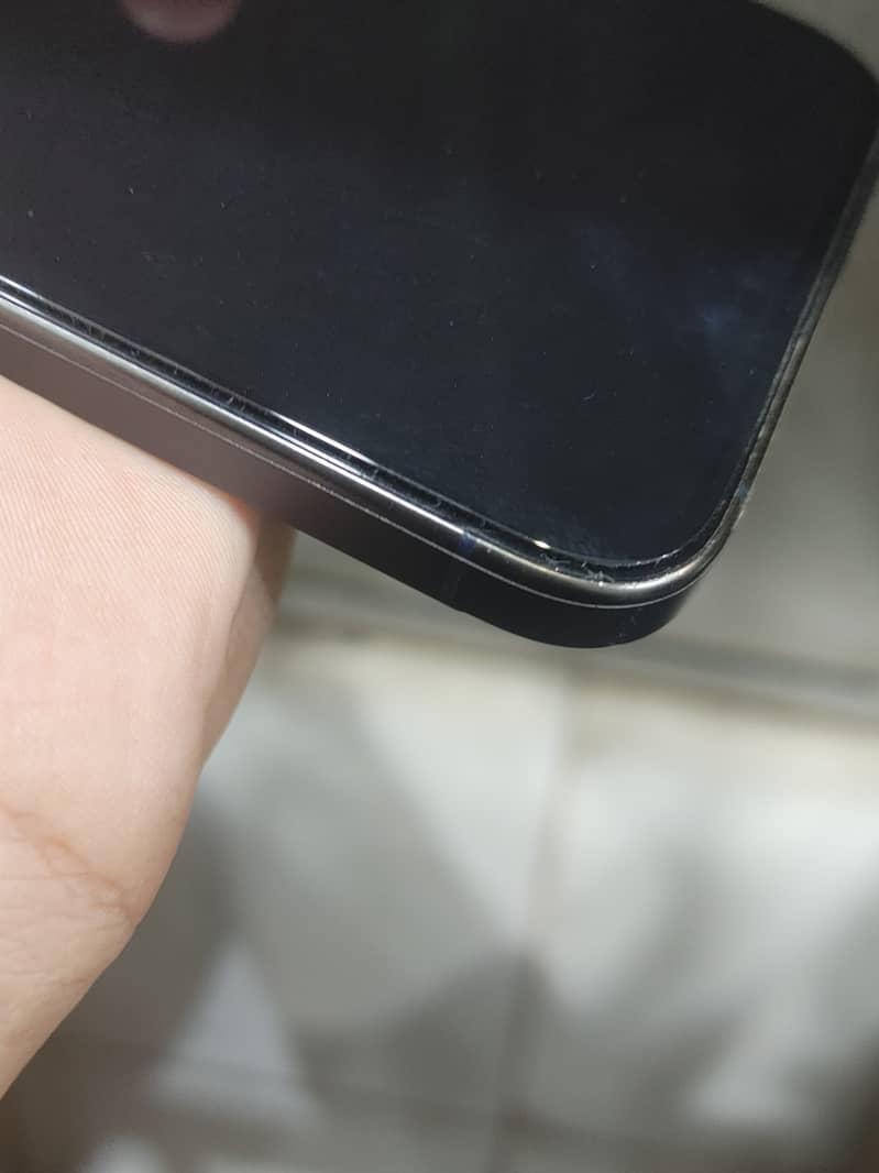 Apple iPhone 15 Pro Max 3