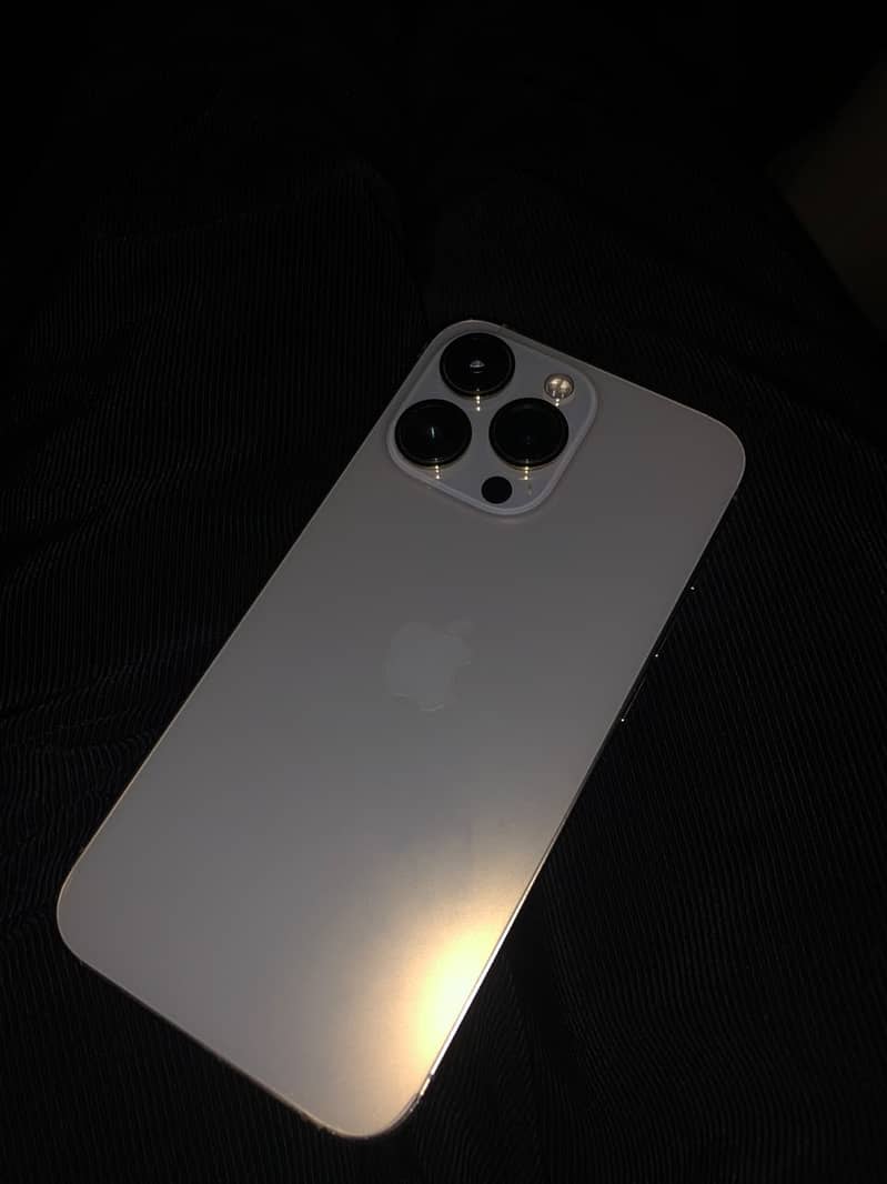 Apple iPhone 13 Pro 2