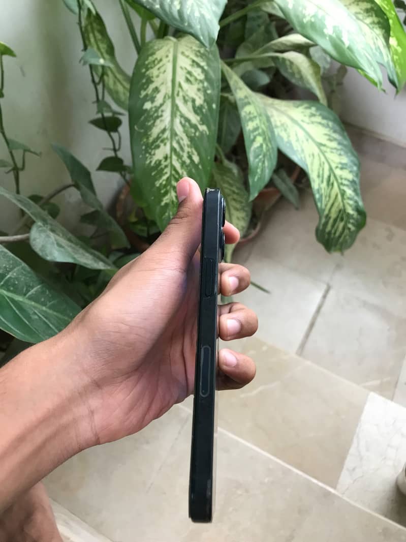 Apple iPhone 13 3