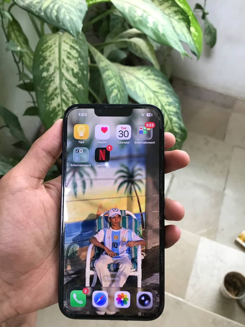 Apple iPhone 13 4