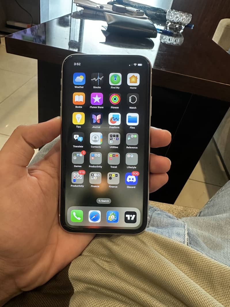 Apple iPhone XR 4