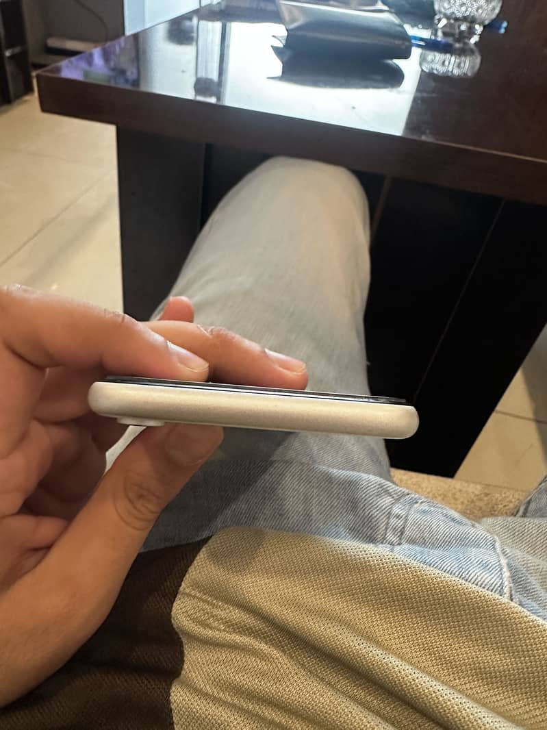 Apple iPhone XR 6