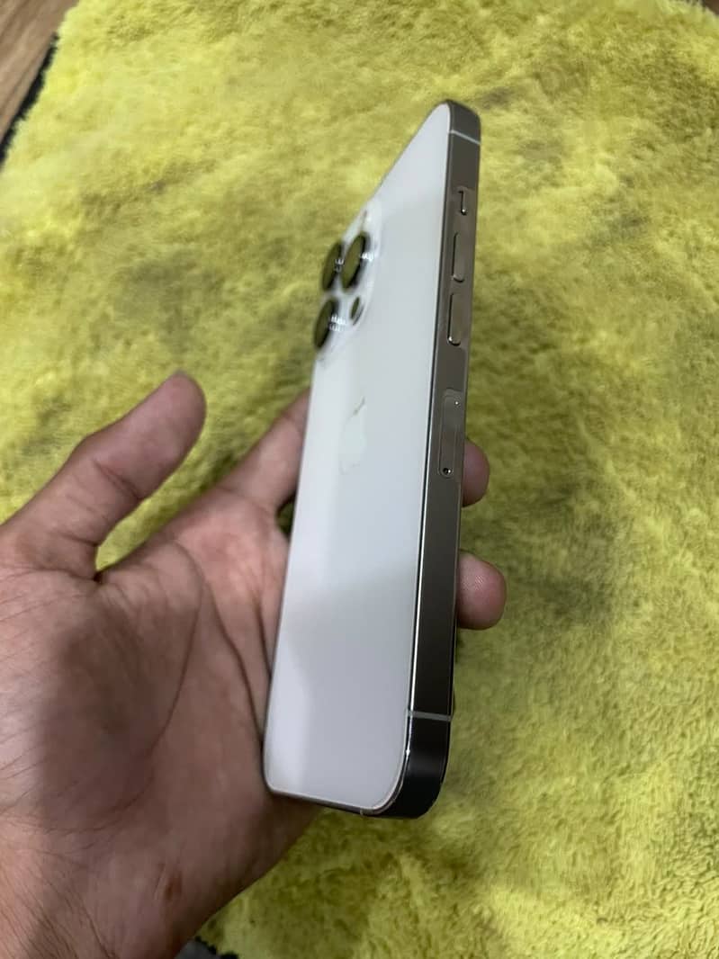 Apple iPhone 13 Pro 2