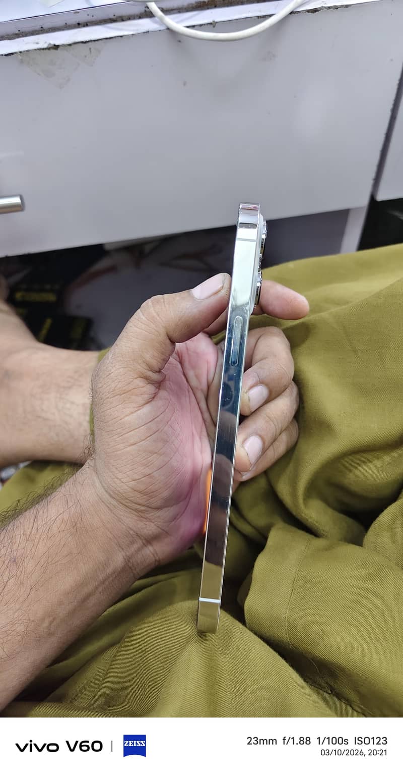 Apple iPhone 13 Pro Max 3