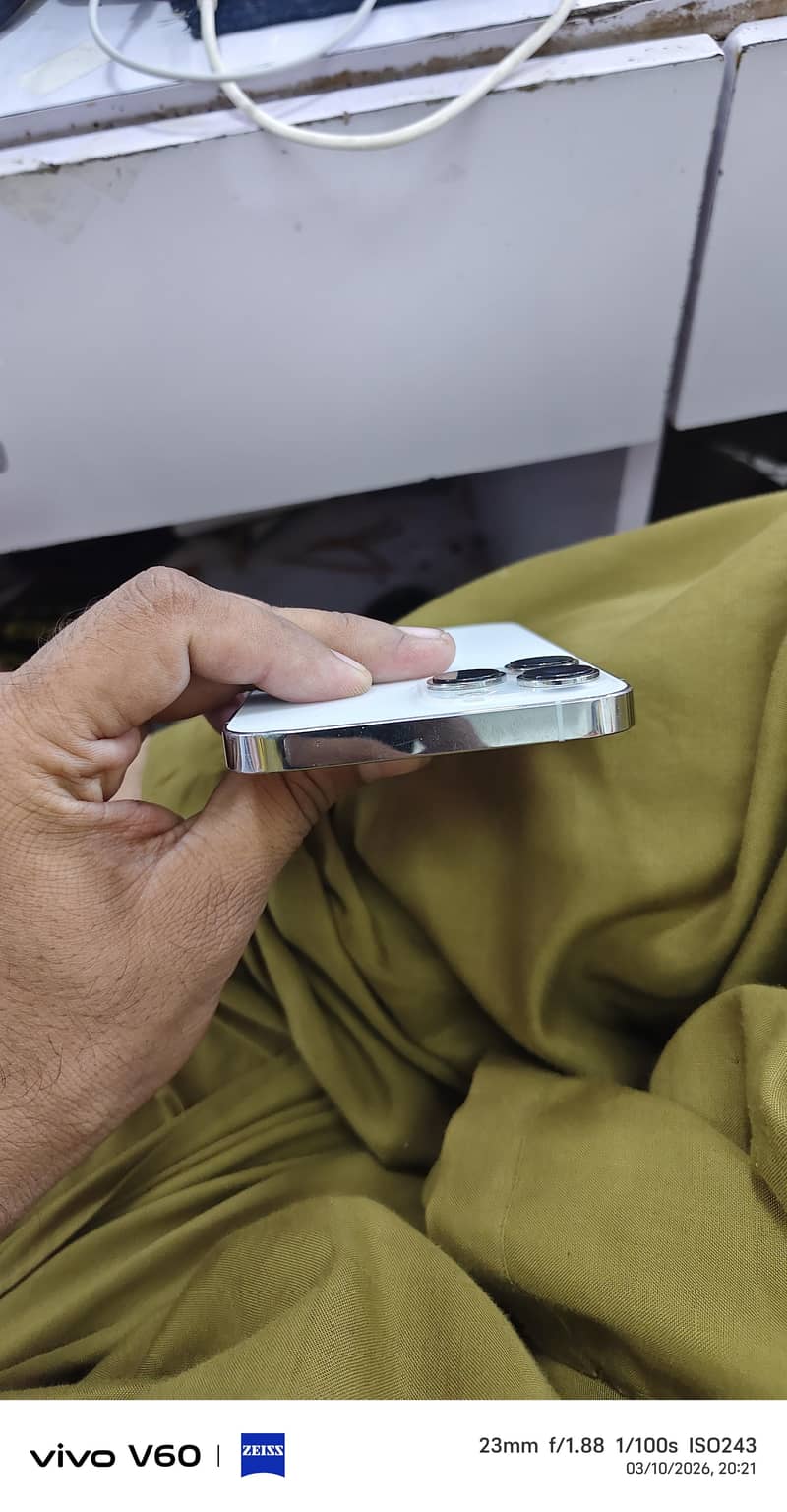 Apple iPhone 13 Pro Max 4