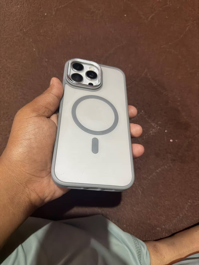 Apple iPhone 16 Pro Max 5