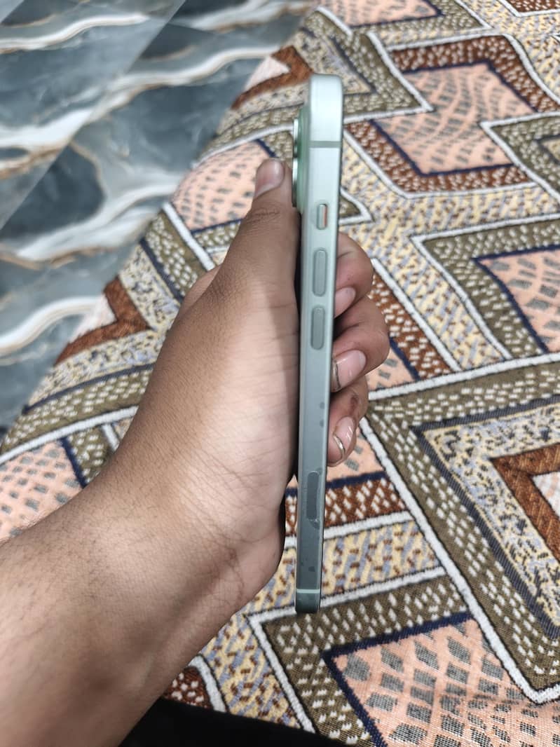 Apple iPhone 15 plus 1