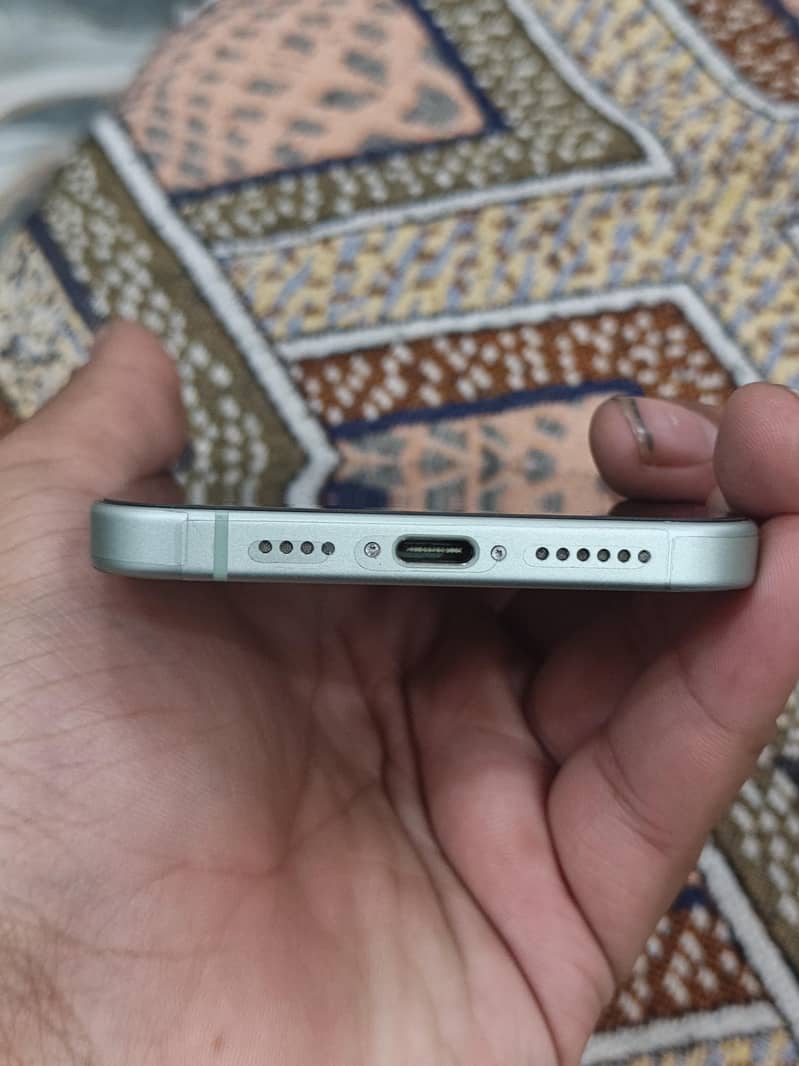 Apple iPhone 15 plus 3
