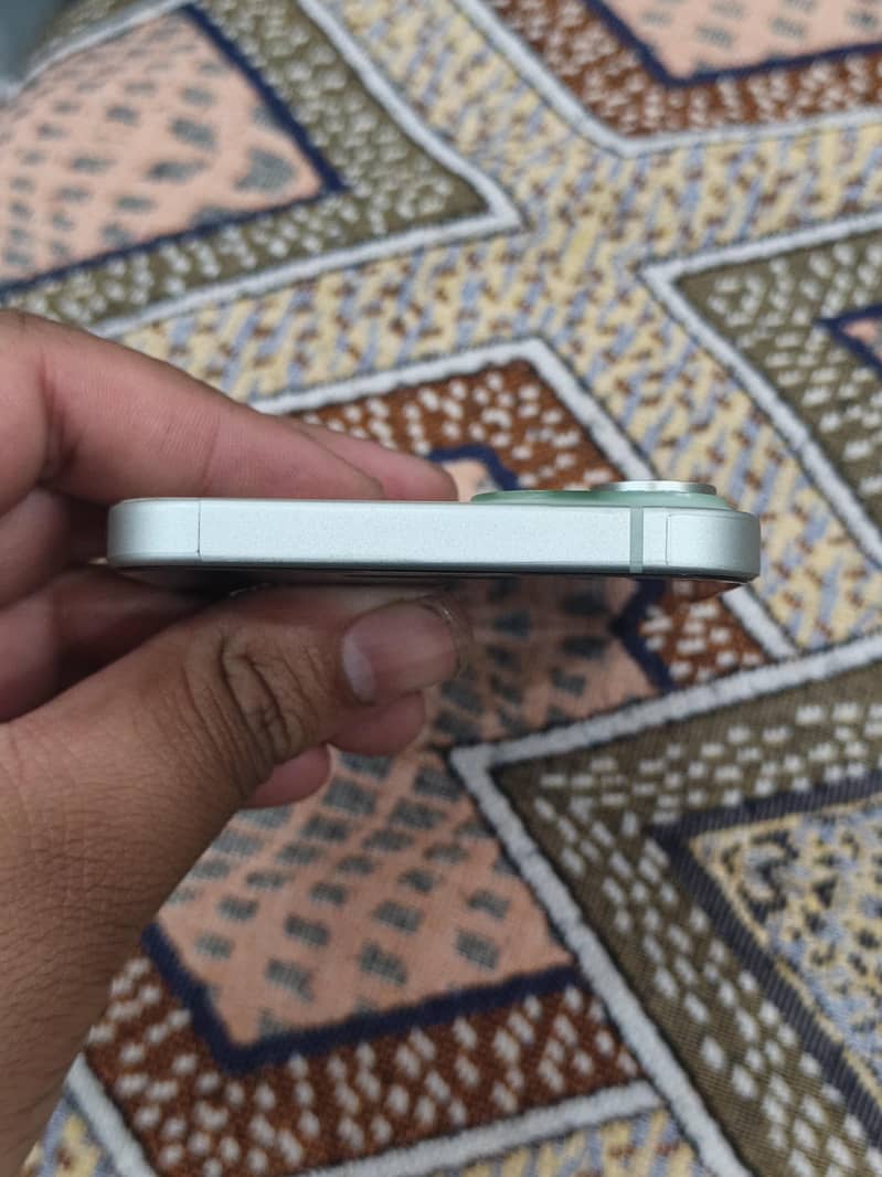 Apple iPhone 15 plus 5