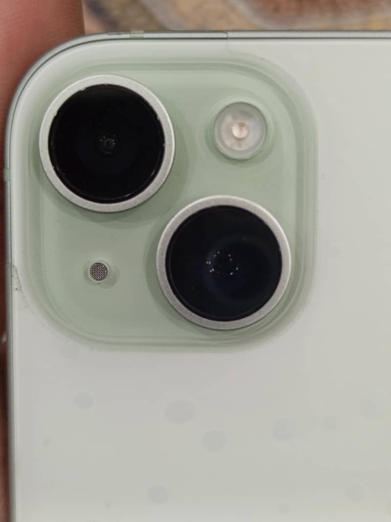 Apple iPhone 15 plus 6