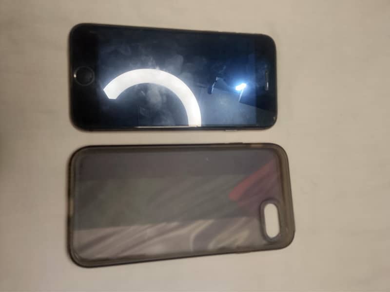 Apple iPhone 8 3