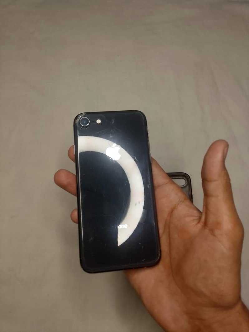 Apple iPhone 8 5