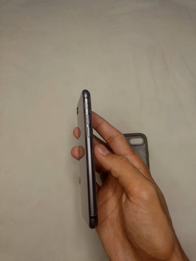 Apple iPhone 8 7