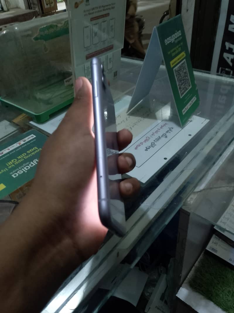 Apple iPhone 11 1