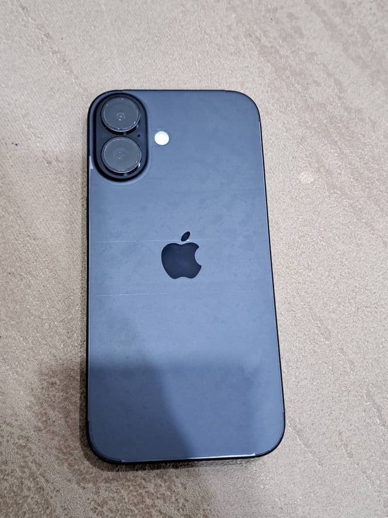 Apple iPhone 16 0