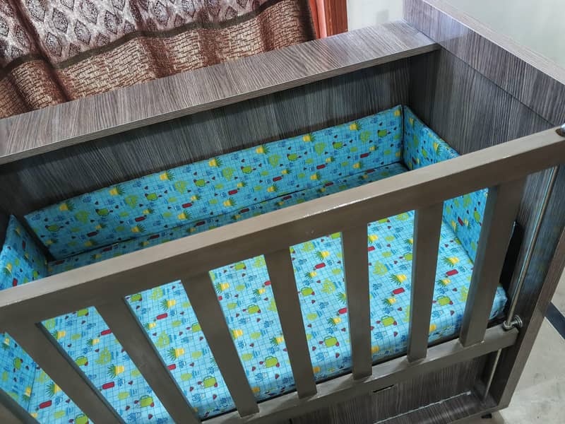 Baby cot 2
