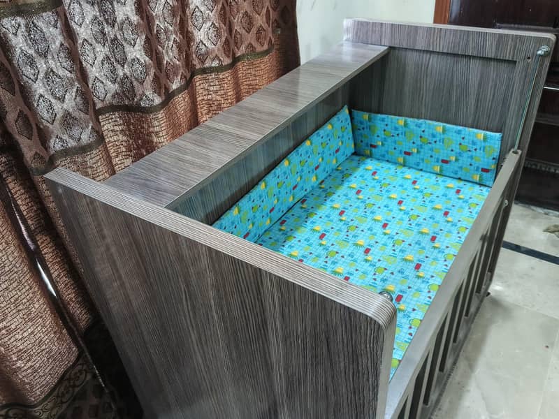Baby cot 4