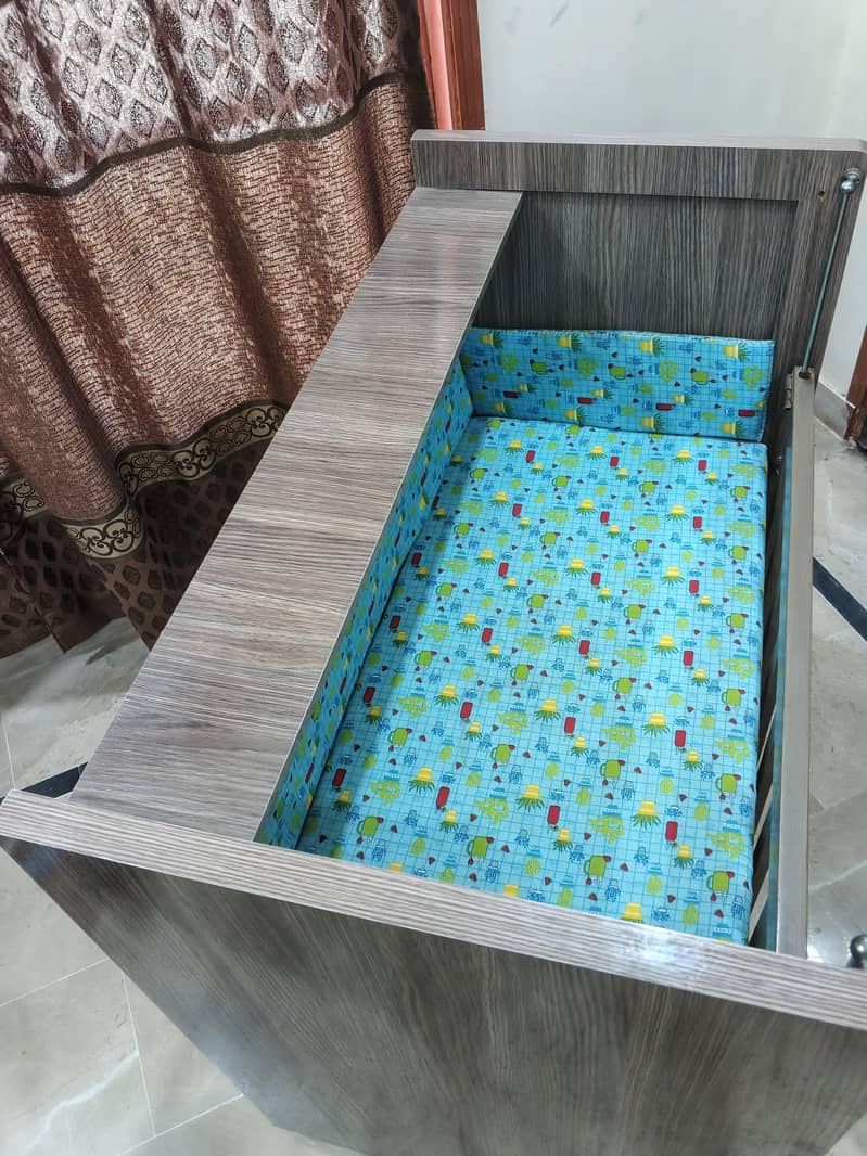 Baby cot 7